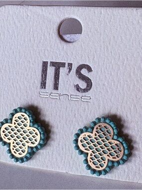Teal Floral clover Lattice Stud Earrings, new